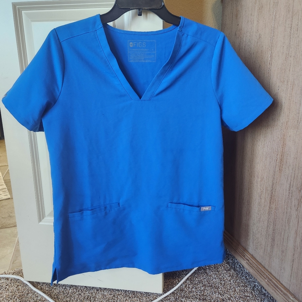 Figs Women's Short Sleeve Scrub Top in Royal Blue